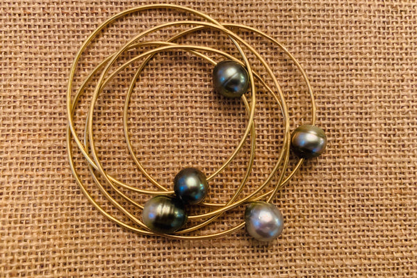 Bangle Bracelet with Tahitian Pearl