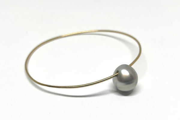 Bangle Bracelet with Tahitian Pearl